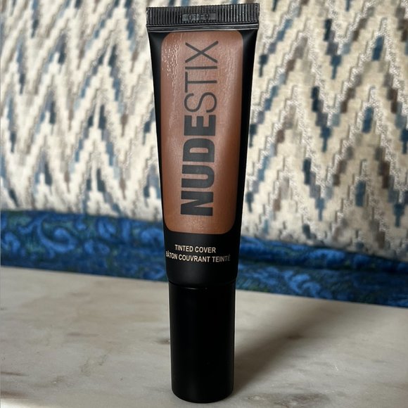 NUDE 10 - TINTED COVER LIQUID FOUNDATION - Picture 1 of 5